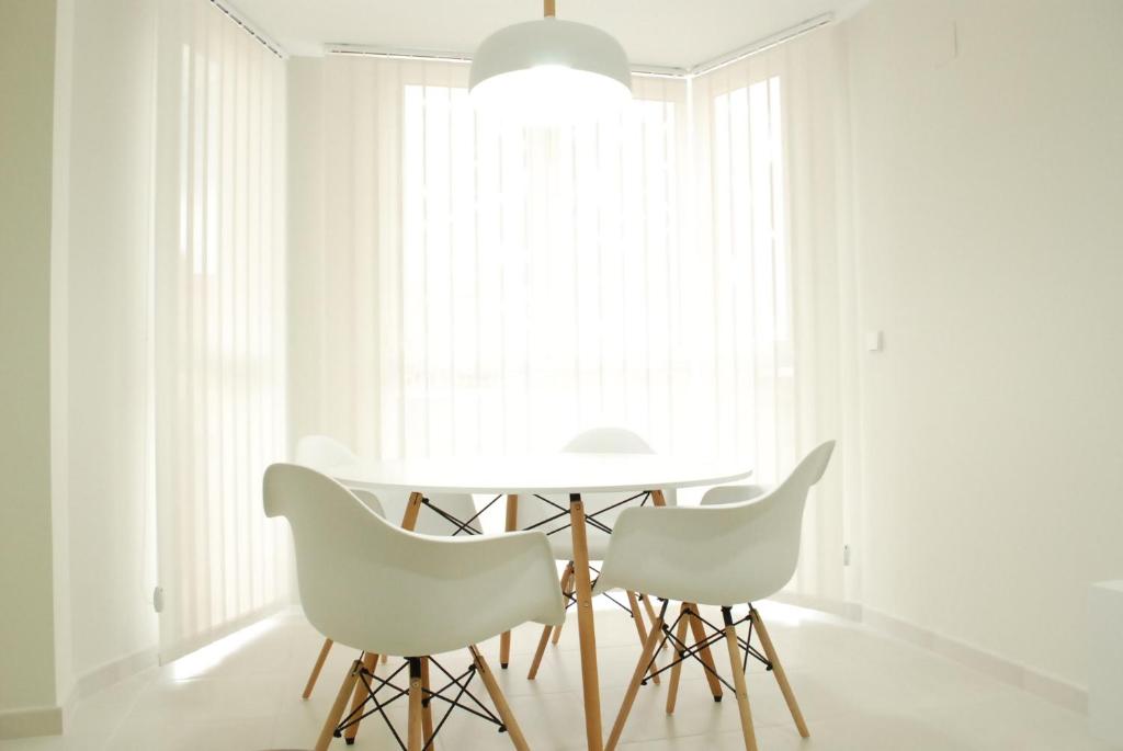 Puerta de Serranos - Two-Bedroom Apartment