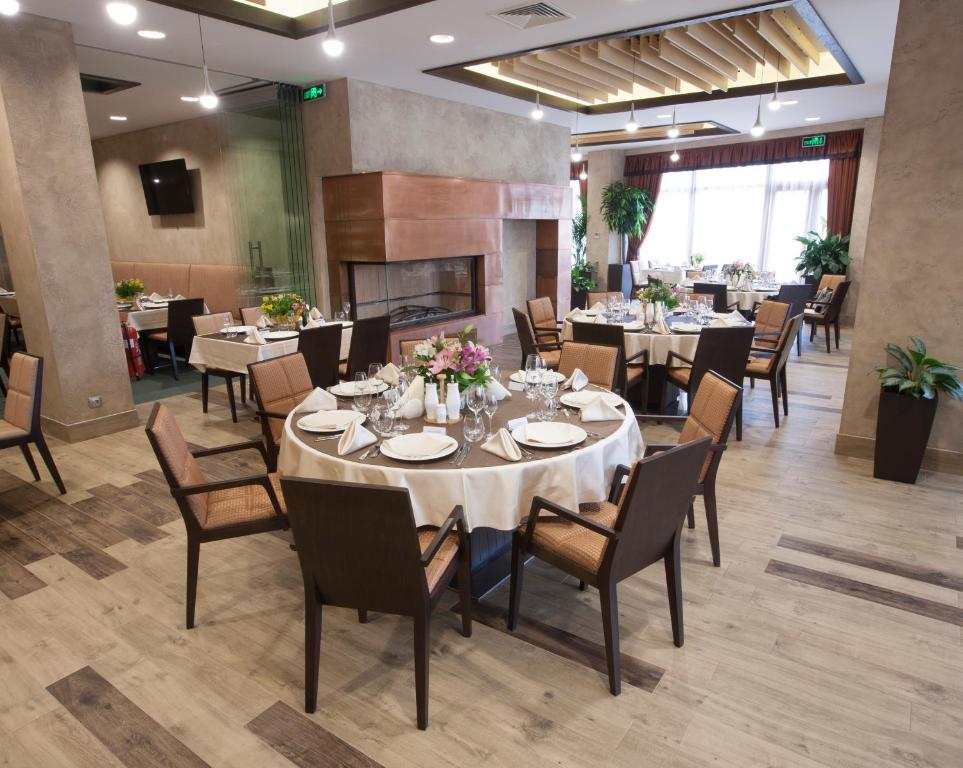 Restaurace v ubytování Hotel Etropolia