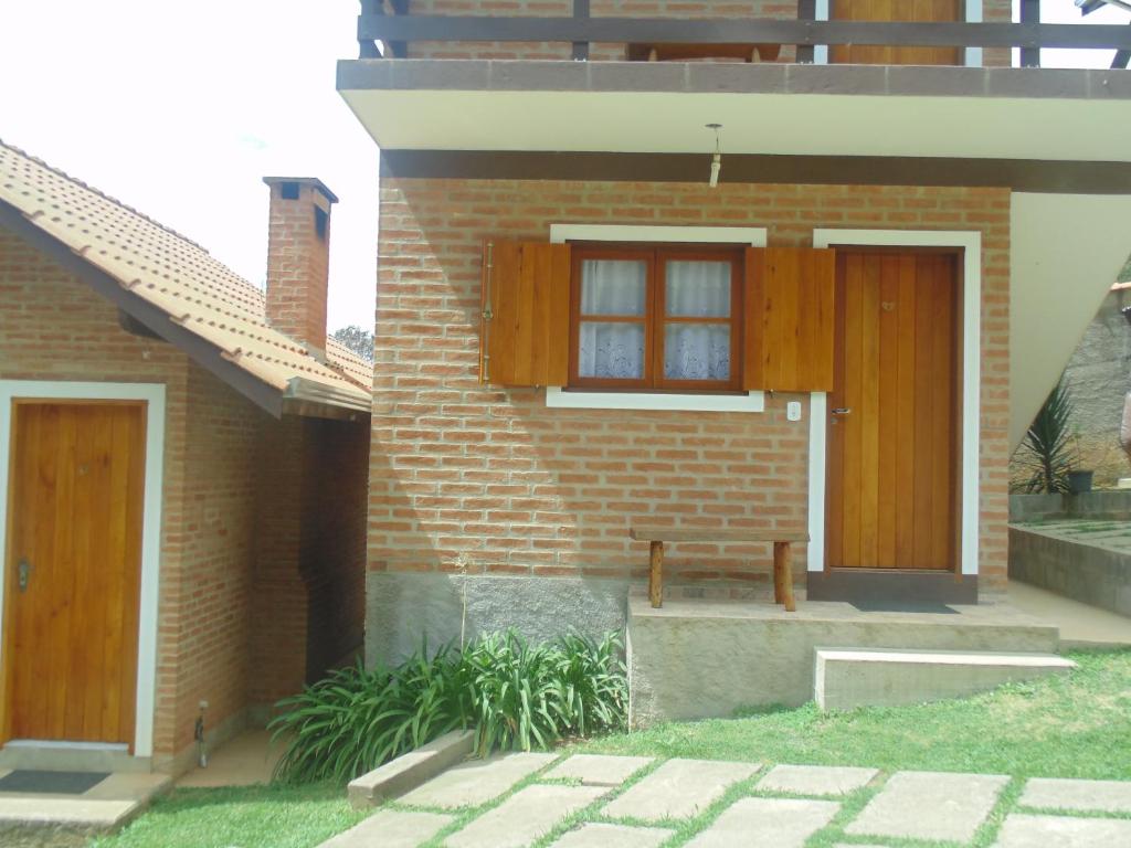  Chales Marigu