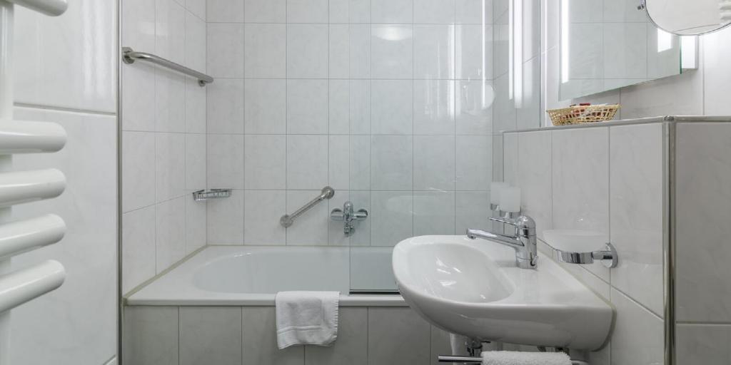 Koupelna v ubytování Hotel Drei Könige Luzern