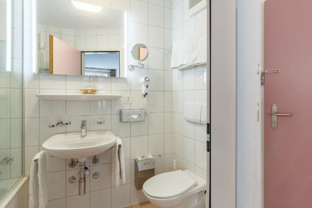 Koupelna v ubytování Hotel Drei Könige Luzern