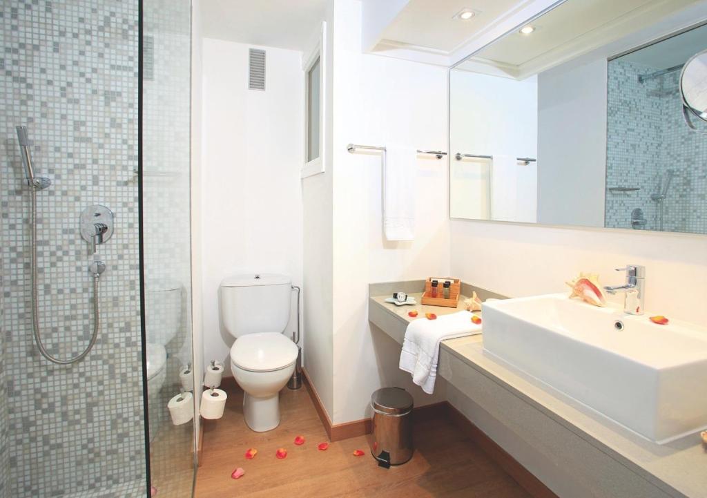 Koupelna v ubytování Apartamentos Bellamar