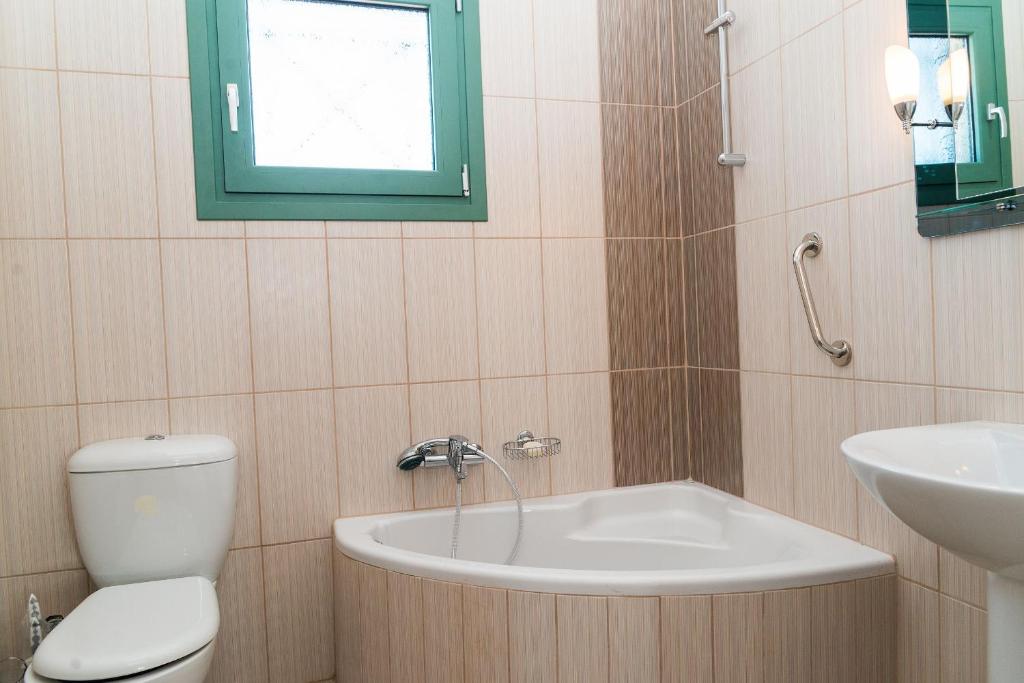 A bathroom at Villa Kampos