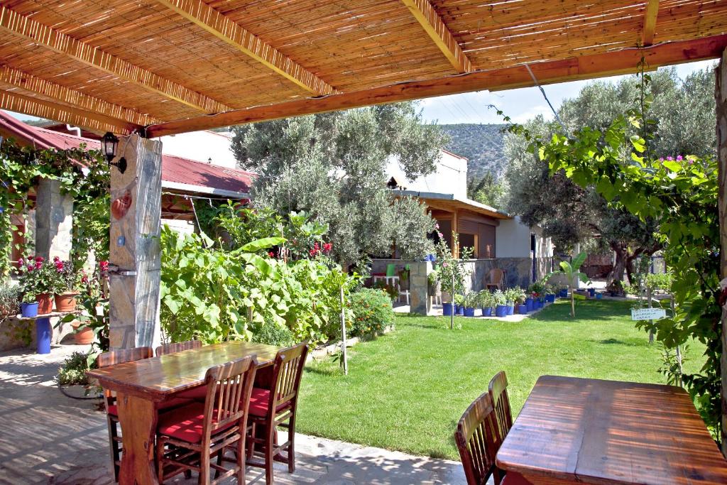 Zahrada ubytování Şahin Motel & Restaurant
