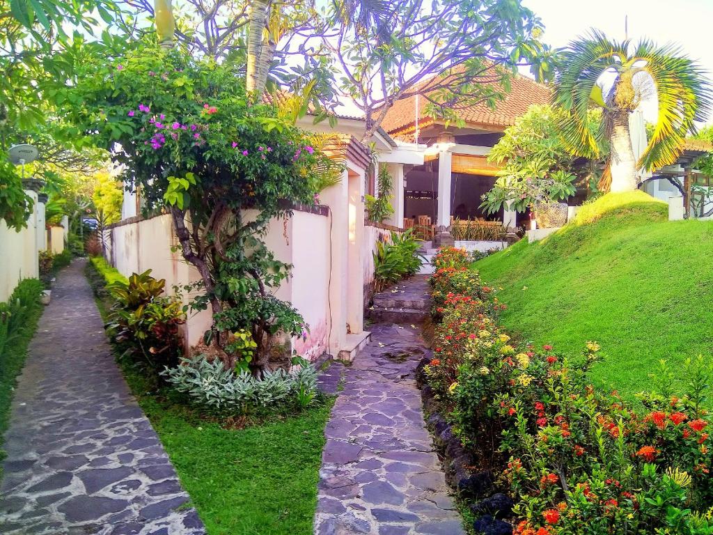 Zahrada ubytování Nipuri Resort and Villas Seminyak by Kamara