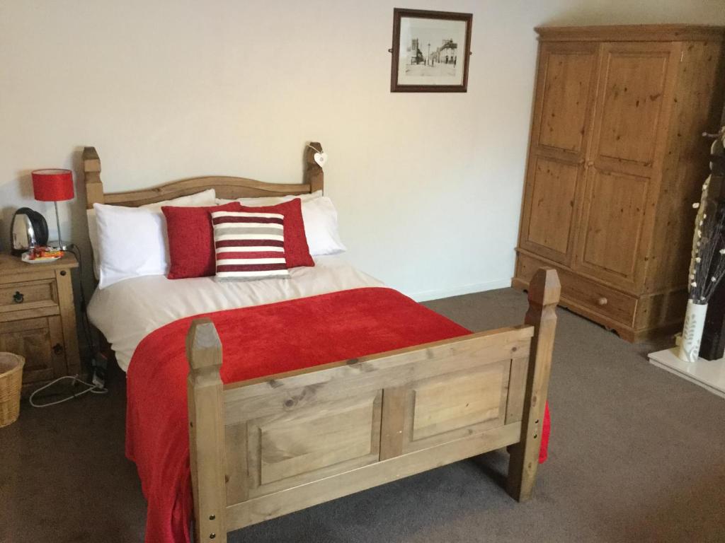 The Huntsman - Twin Room With Private External Bathroom