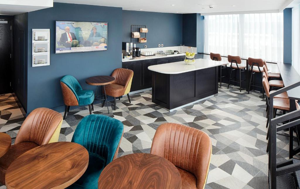 The Address Connolly - Resim 42