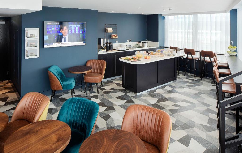 The Address Connolly - Resim 43