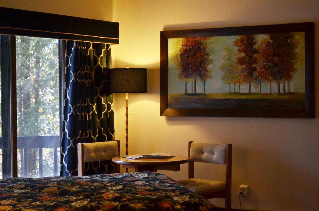 Greenbrier Inn Killington - Deluxe Quadruple Room