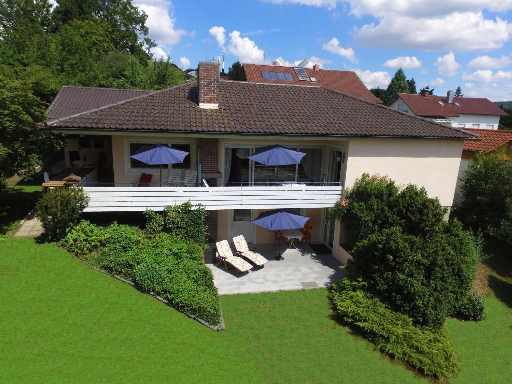 an aerial view of a house with a lawn at Ferienwohnungen Erika Huber direkt an der Therme in Bad Birnbach