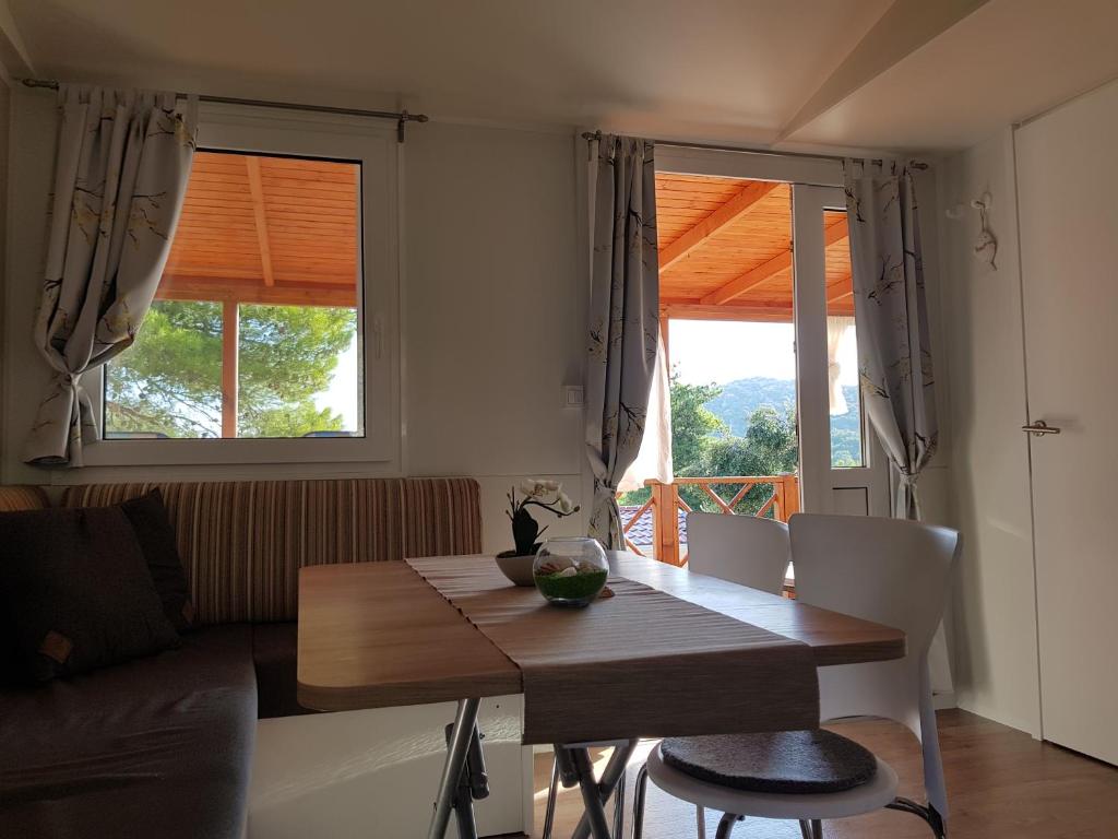 Posezení v ubytování Mobile Homes Seashell Jezera