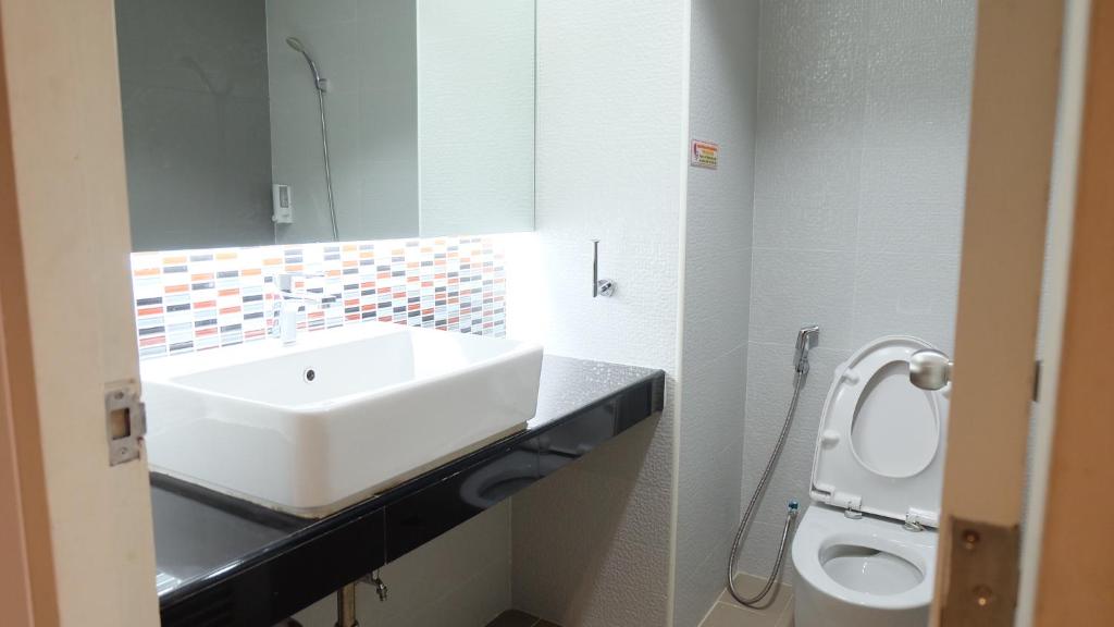 Silom Boutique Hotel Hatyai - Resim 30