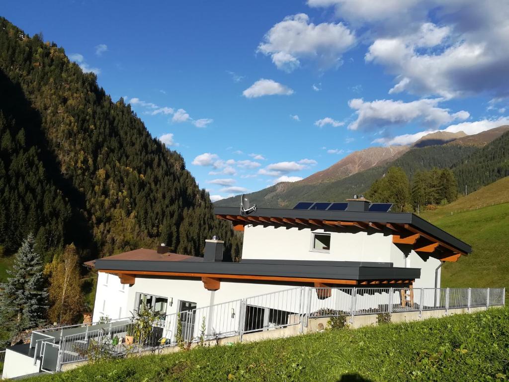 Výhľad na hory alebo výhľad na hory priamo z apartmánu