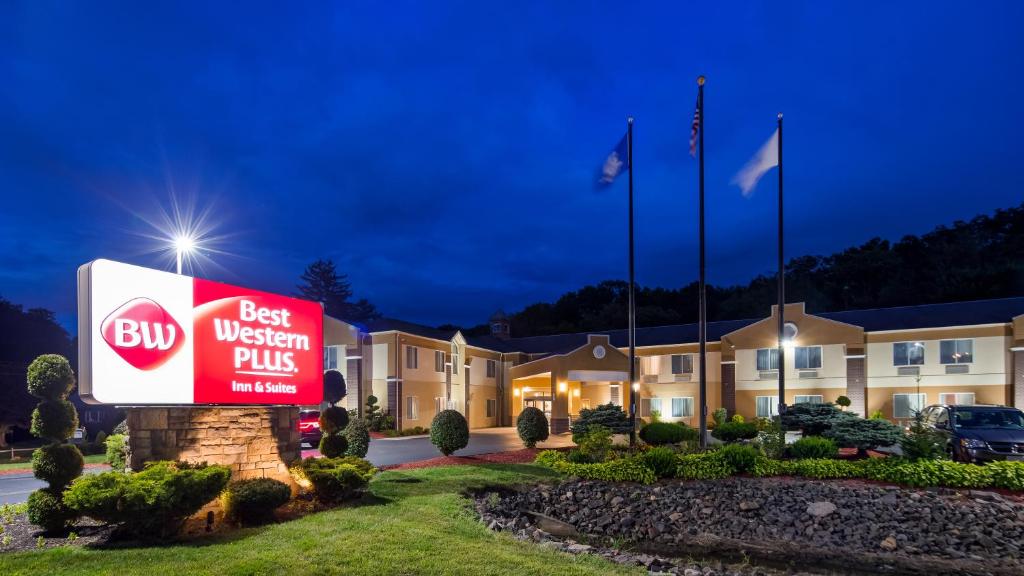 Best Western Plus New England Inn & Suites photo