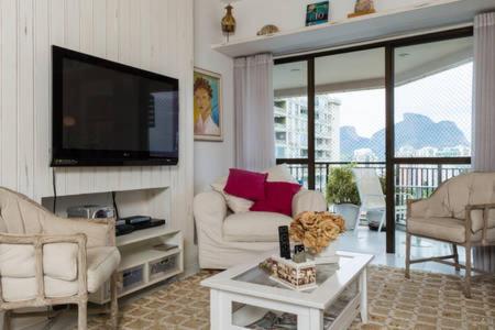  Isabela Apartment
