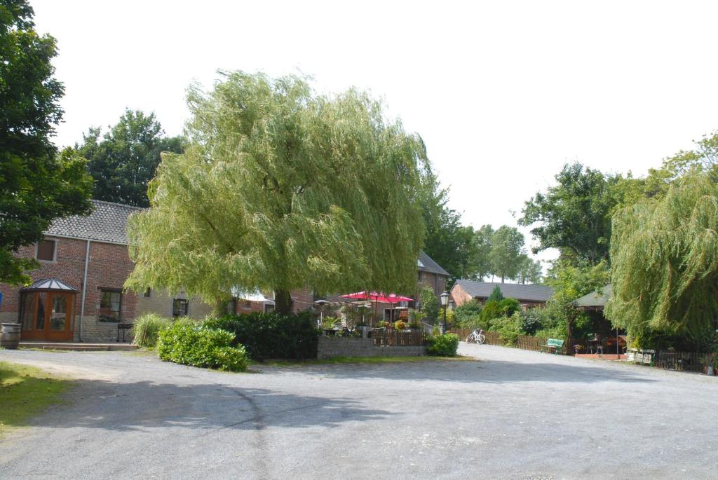 Zahrada ubytování Hotel Restaurant La Ferme de Grambais