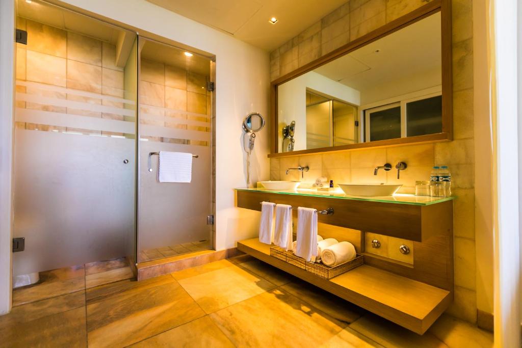 Palacio Mundo Imperial Riviera Diamante Acapulco - (البالغان + طفل واحد)