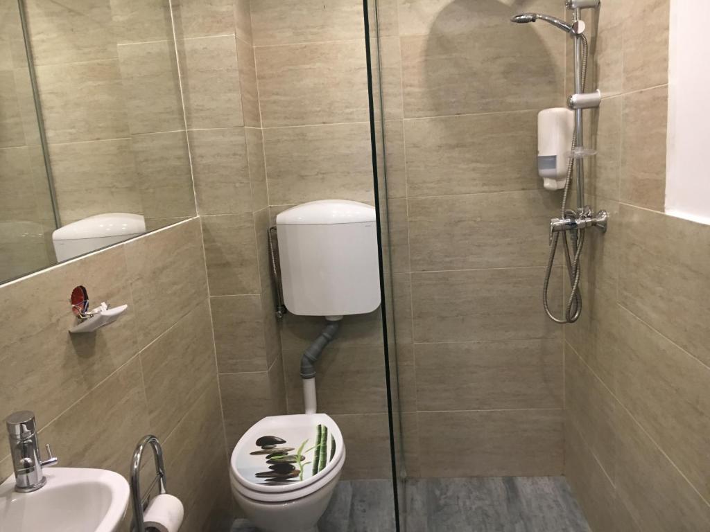 City Center Apartments & Suites by RDC - Habitación Cuádruple Con Baño