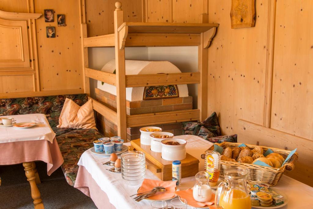 Jídlo v aparthotelu nebo okolí