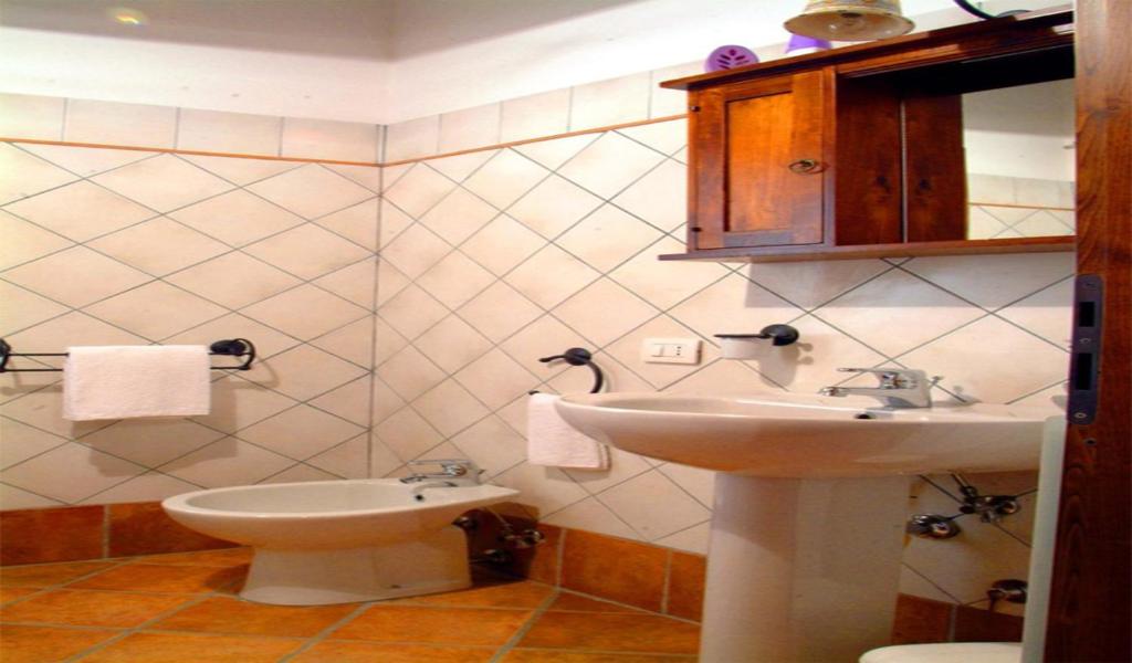 A bathroom at Belvedere Cramaccioli