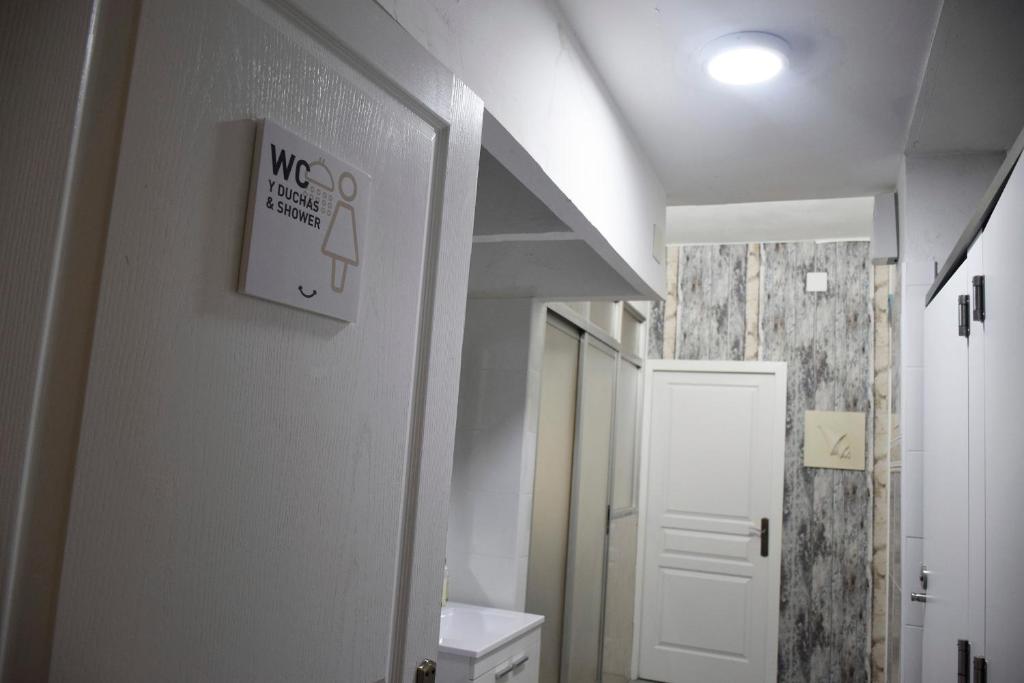 VALENCIA SUITS YOU Centro Histórico, Establecimiento Automatizado-Fast Auto Check in&Out, Solo para Adultos-Adults only - Standard Twin Room With Shared Bathroom