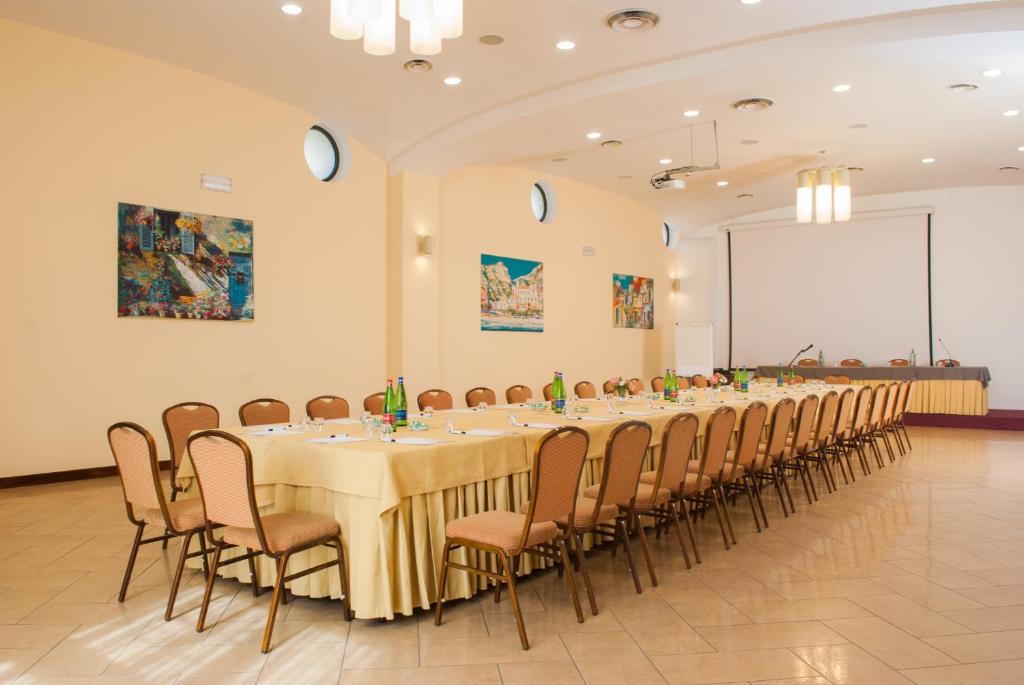 Le Cheminée Business Hotel Napoli - Resim 41