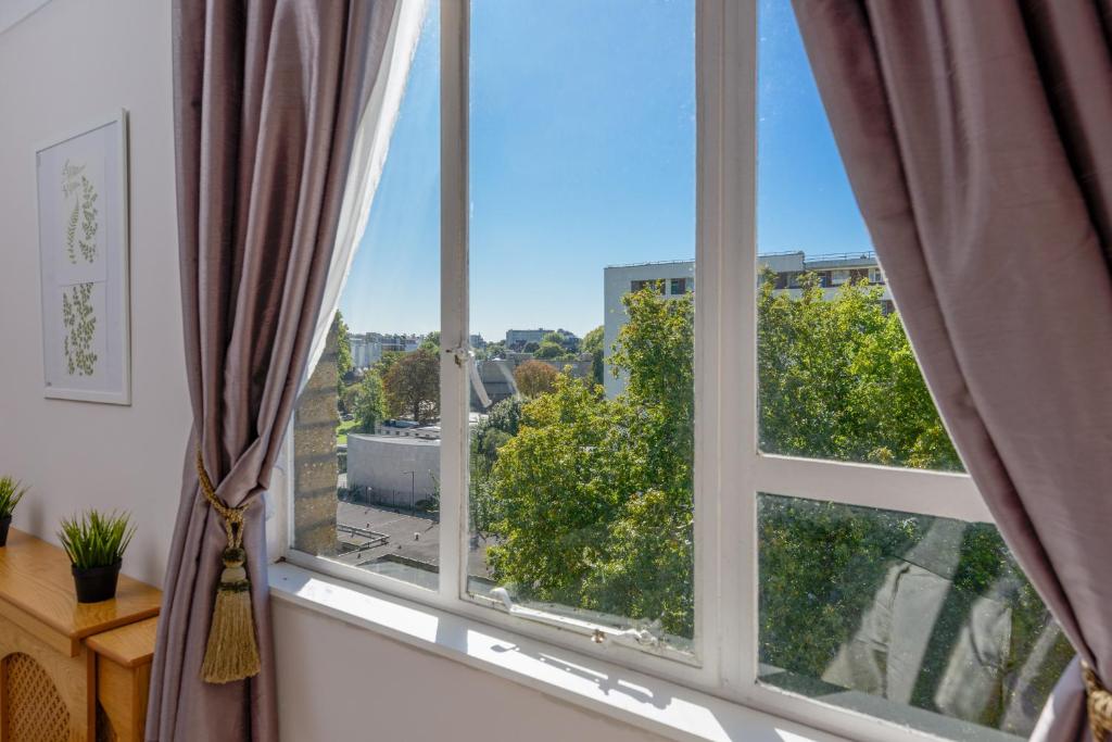 Marlow House - Two-Bedroom Apartment