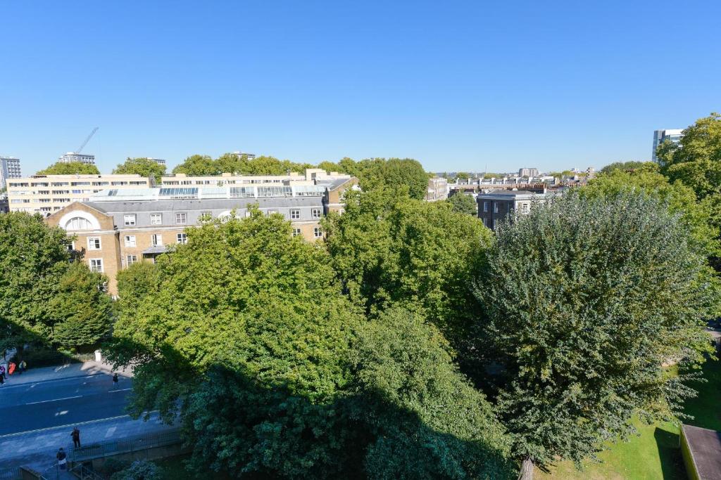 Marlow House - 