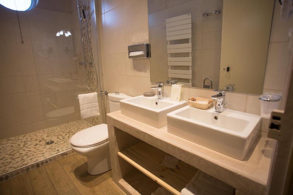Koupelna v ubytování Hôtel La Caravelle