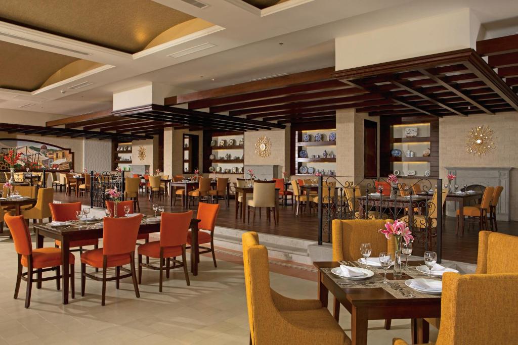 Restaurace v ubytování Secrets Puerto Los Cabos Golf & Spa18+