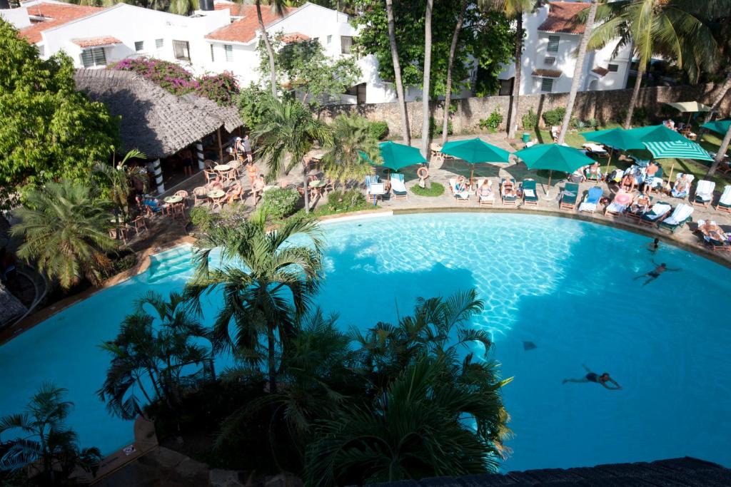 Bazén v ubytování Travellers Beach Hotel & SPA nebo v jeho okolí