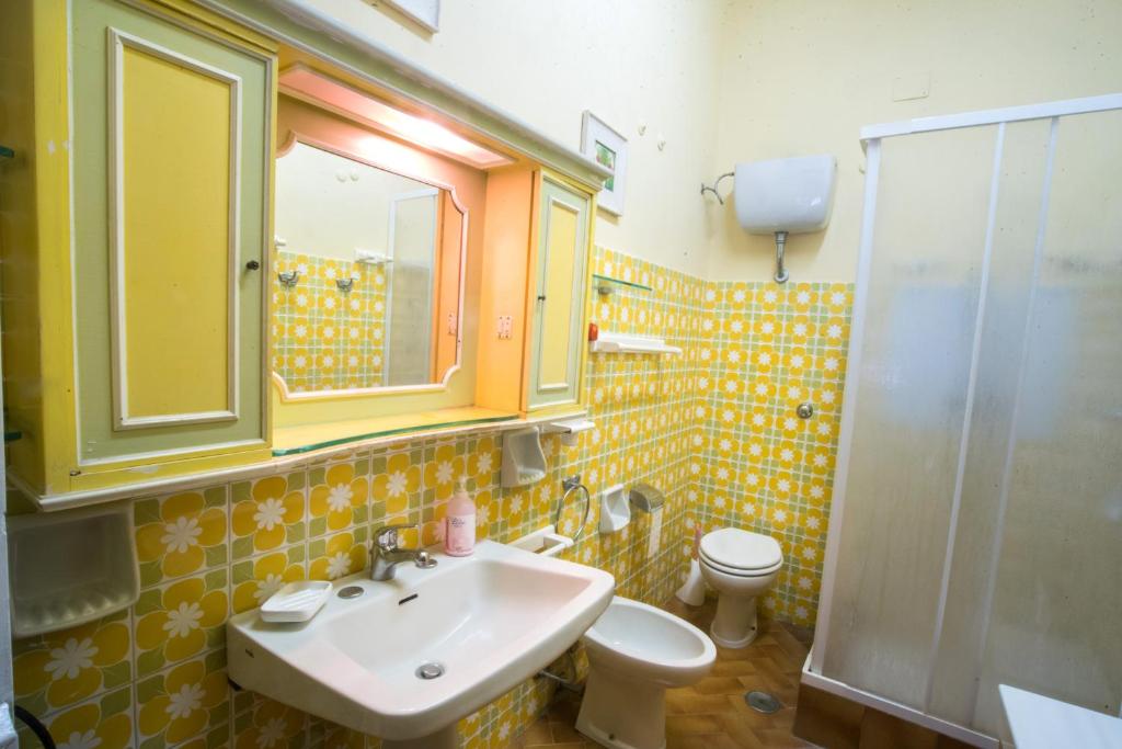 A bathroom at Villino Oasi (Galatina)