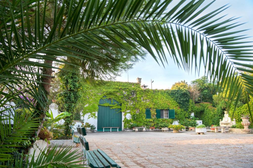 A garden outside Villino Oasi (Galatina)