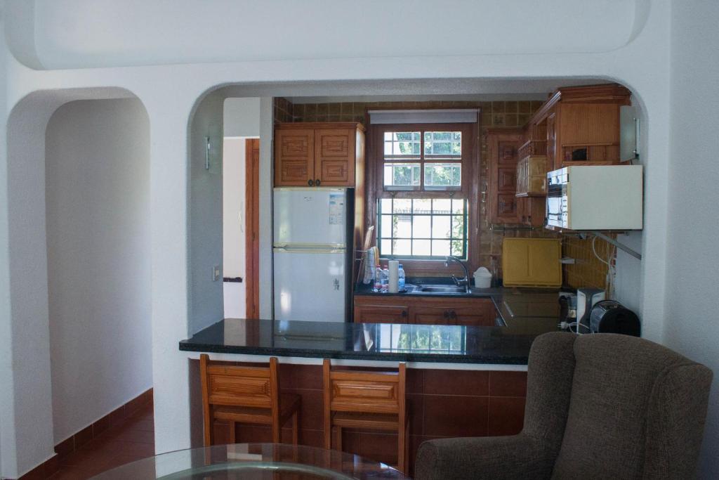 Kuchyň nebo kuchyňský kout v ubytování Casa de 5 dormitorios y 2 terrazas