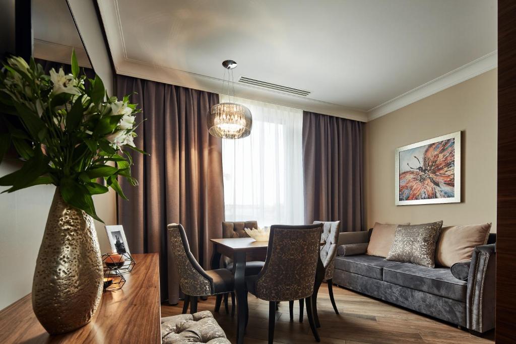 Aparthotel Best Views - Luxury One-Bedroom Apartment