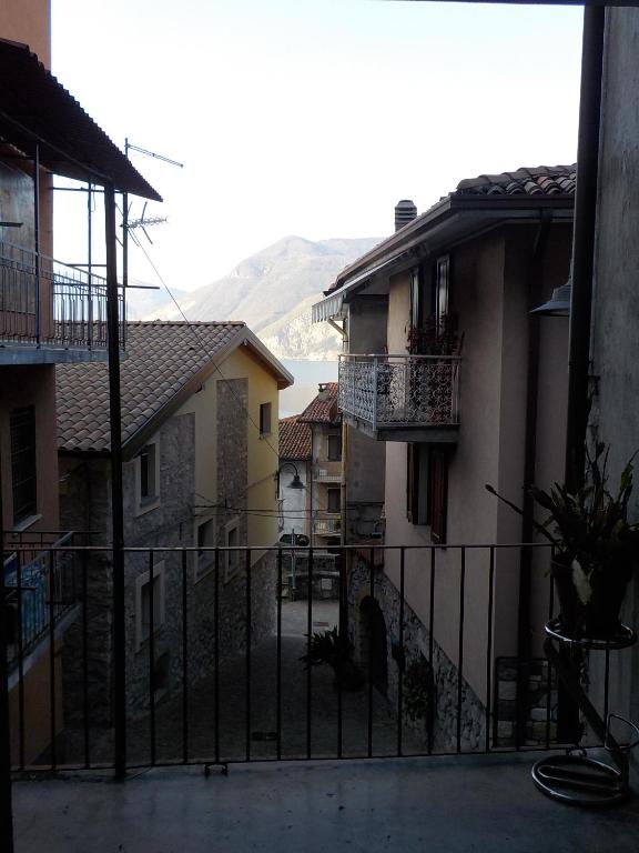 A general mountain view or a mountain view taken from the holiday home