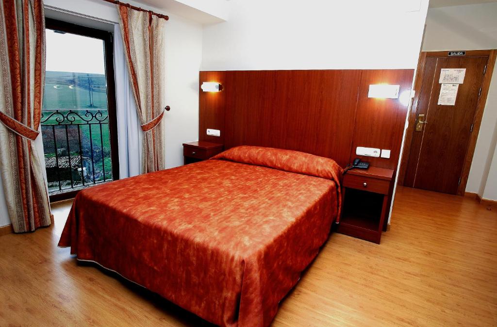 reservar hotel en Salinas de Pamplona