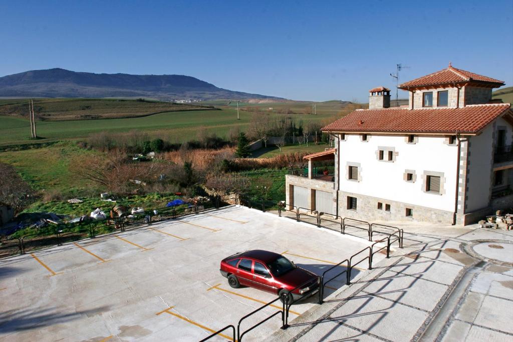 Nespecifikovaný výhled na hory nebo výhled na hory při pohledu z hotelu