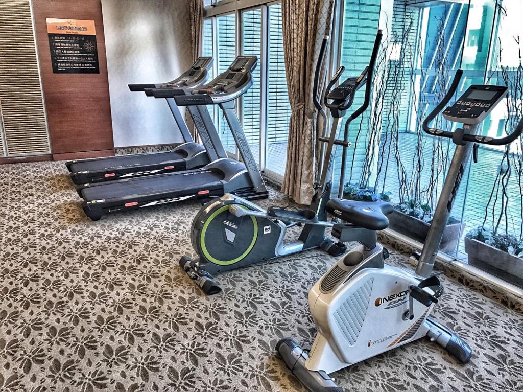 Fitness centrum a/nebo fitness zařízení v ubytování Chuang-Tang Spring SPA Hotel - Deyang