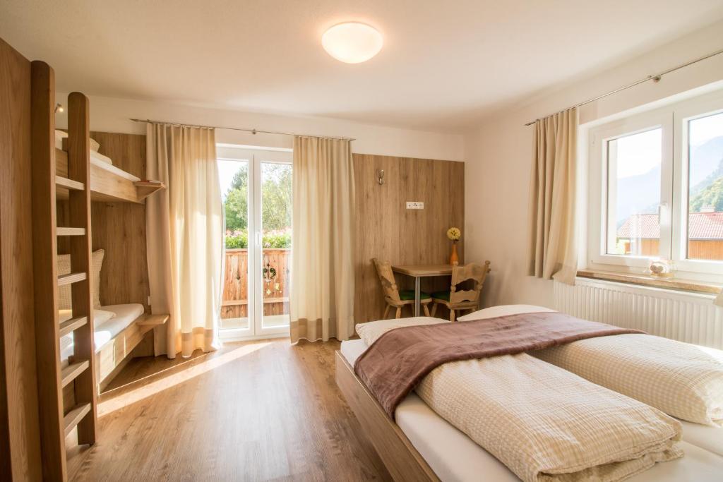 Letto o letti in una camera di Haus Reintal