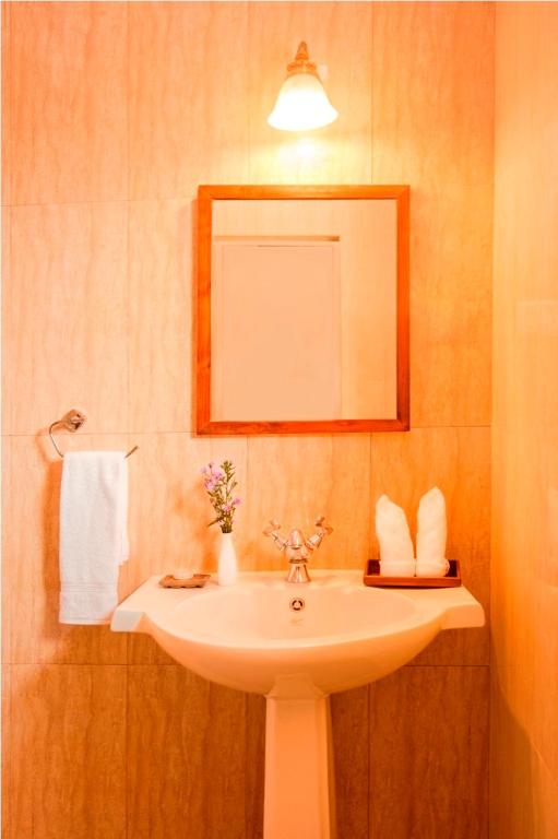 Teanest Nightingale by Nature Resorts and Stays - Hop