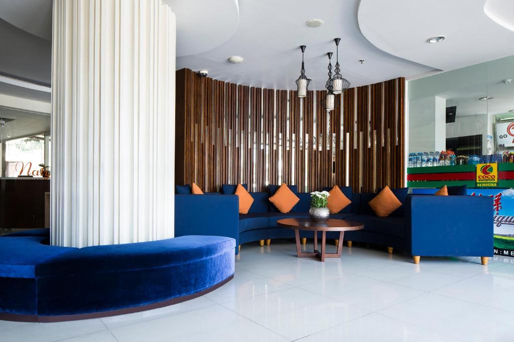 Posezení v ubytování Natya Hotel Kuta