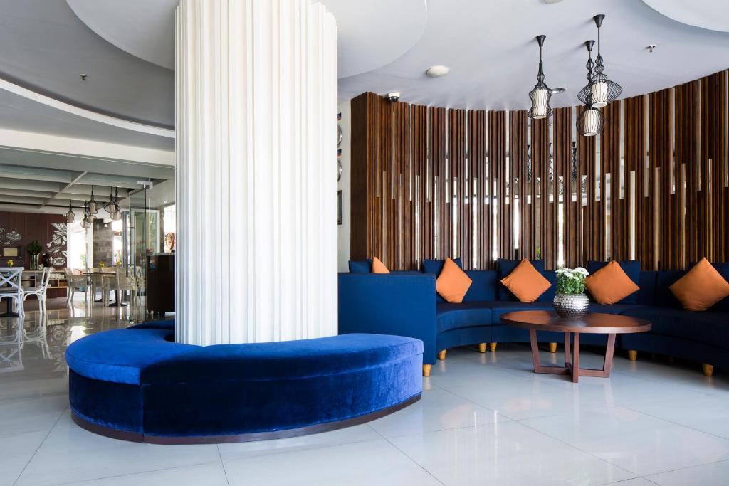 Posezení v ubytování Natya Hotel Kuta