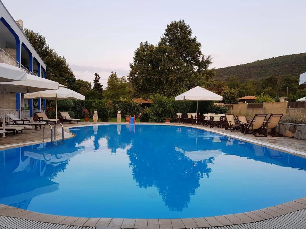 Bazén v ubytování Villa Riviera nebo v jeho okolí