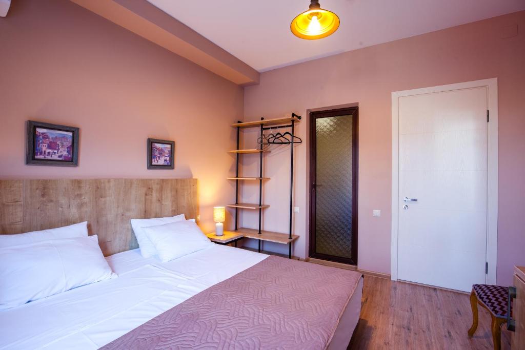 Hotel N16 - Habitación Doble O Gemela Estándar Con Balcón