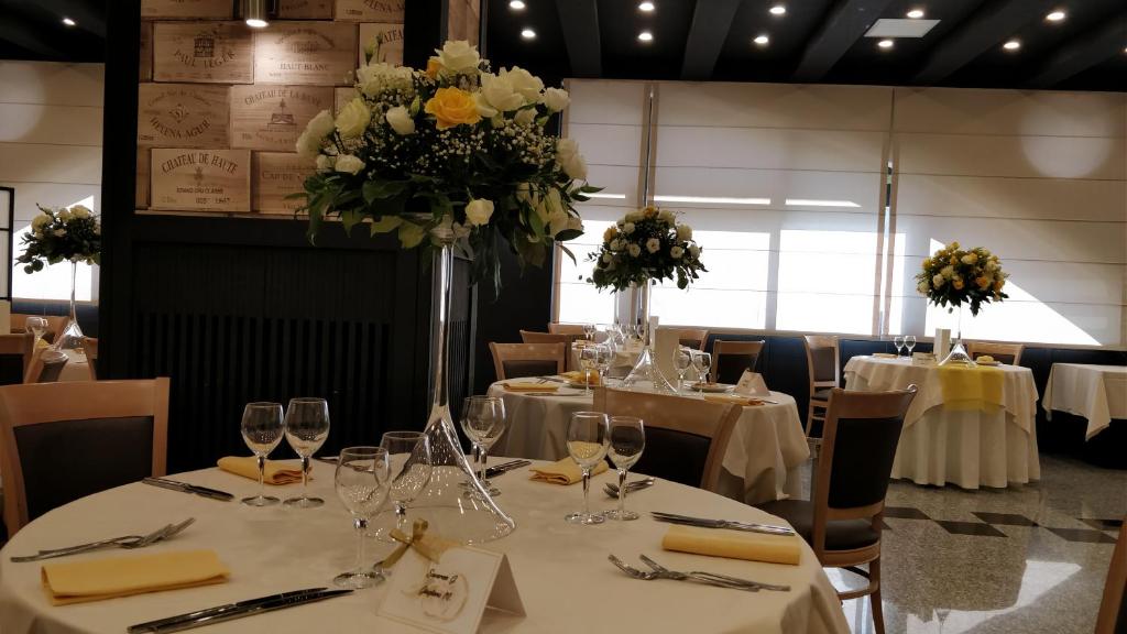 Reštaurácia alebo iné gastronomické zariadenie v ubytovaní Al Vecchio Cellaio Historical Guest House
