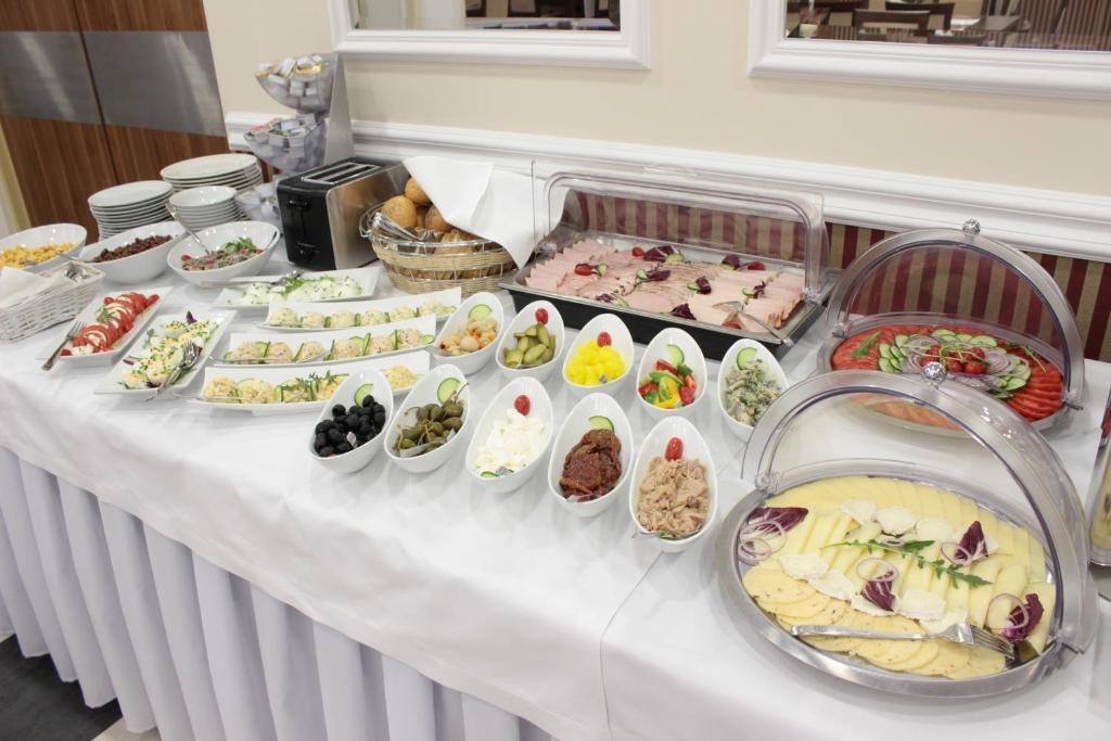 Hotel Dąbrowski - 3