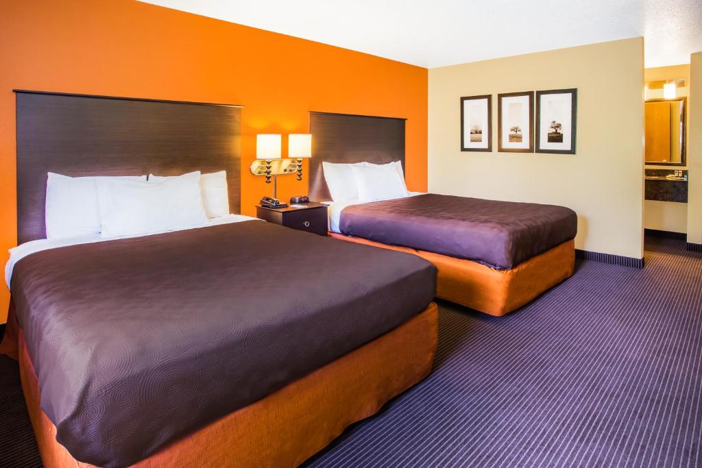 AmericInn by Wyndham Menomonie - Queen Room Met Twee Queensize Bedden - Niet -roken