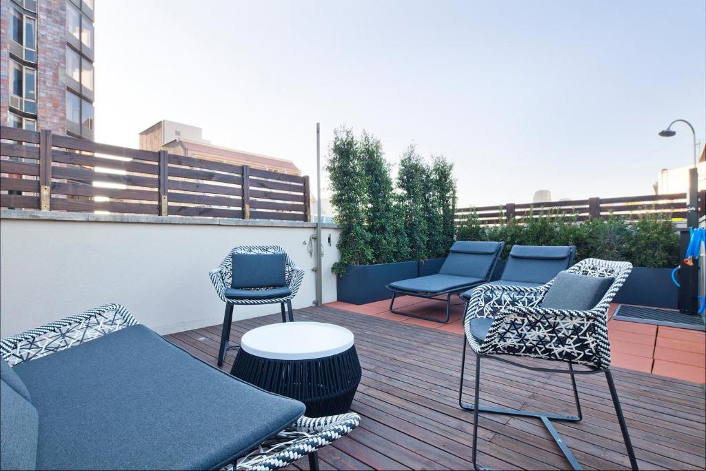 A seating area at Stay U-nique Apartments Urquinaona II