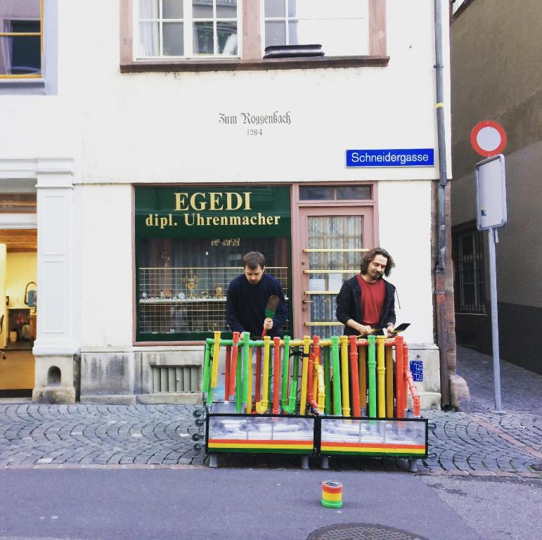 In Swiss Home - Rathaus from 1284 historical Apartment - Resim 17